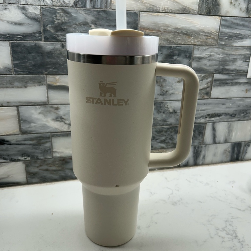 40 oz Stanley-cream
